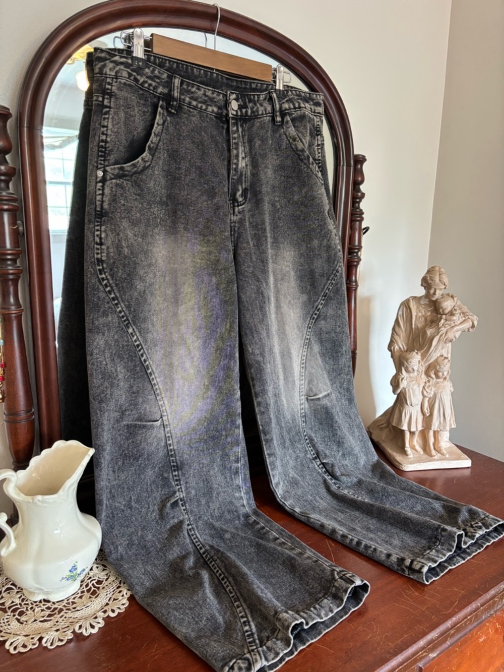 Black Wash Wide Leg Barrel Jeans Size Large